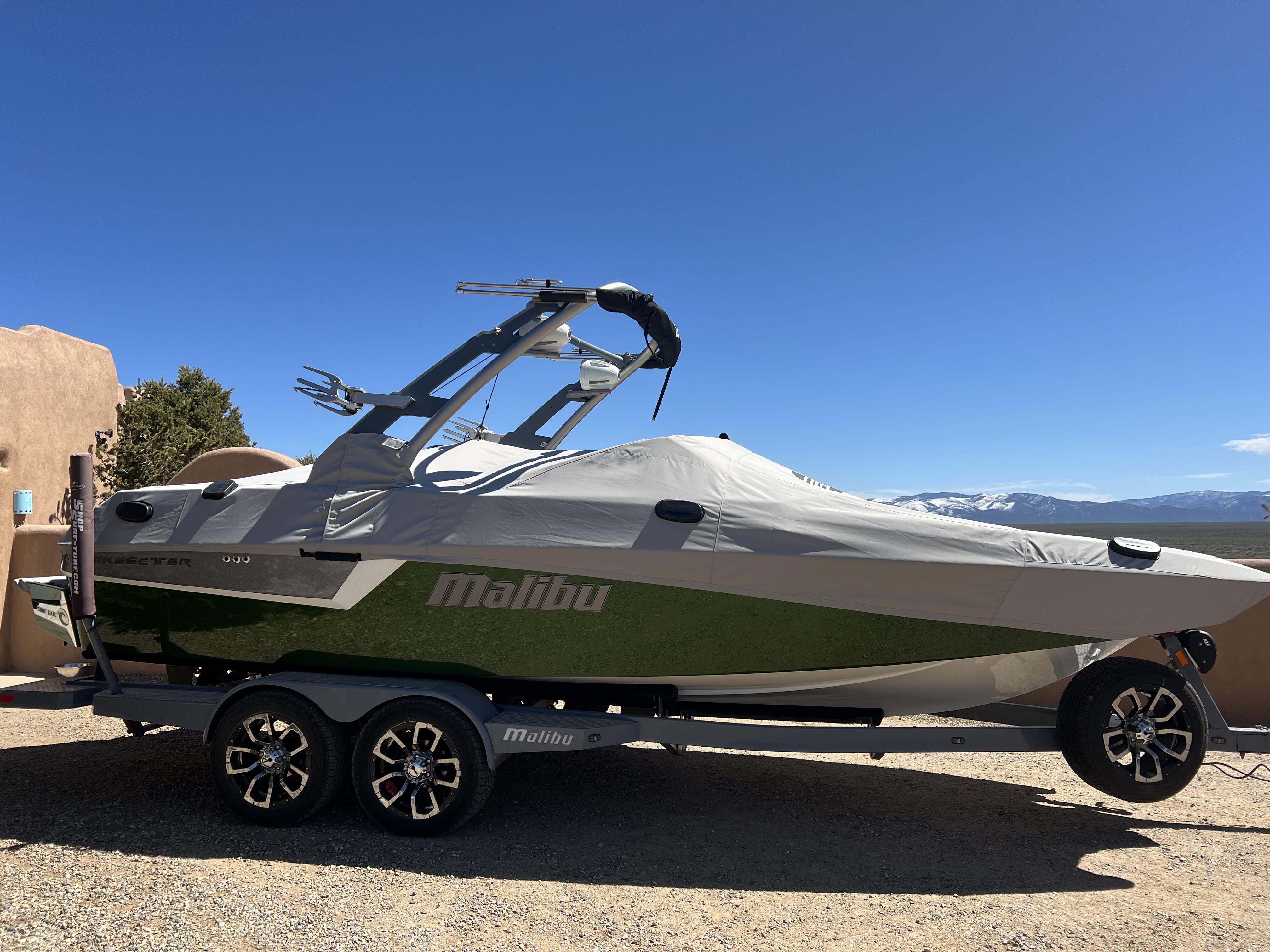 2020 Malibu 22MXZ Icon
